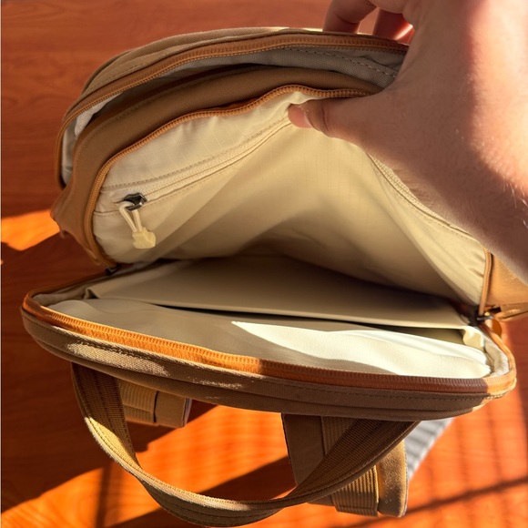 YETI Crossroads 27L Tan Backpack - Picture 5 of 6